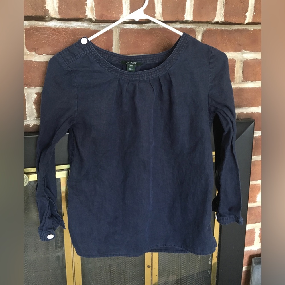 ❣️sold❣️JCrew XXS Navy blue 100% linen top. 3/4 sleeves with button cuffs.